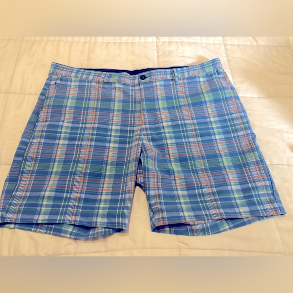 Men’s Tommy Bahama Plaid Shorts, size 42, Blue,pink, and green - Picture 2 of 10